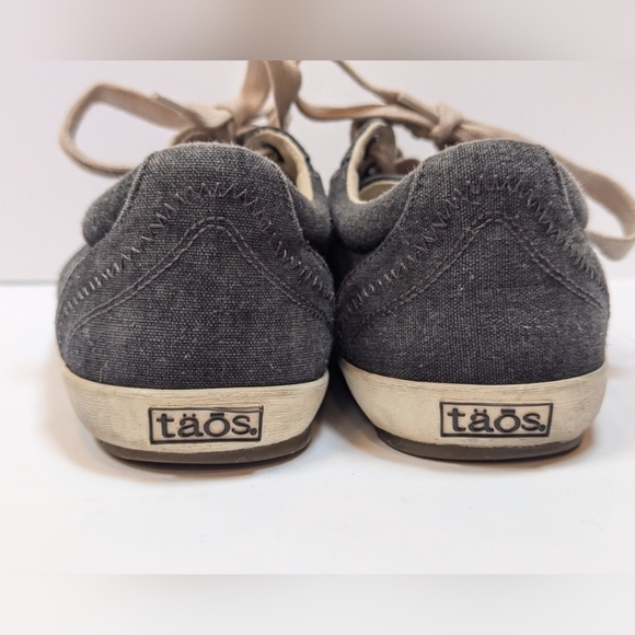 Taos Star women's sneakers in 7.5 gently used - Picture 3 of 12